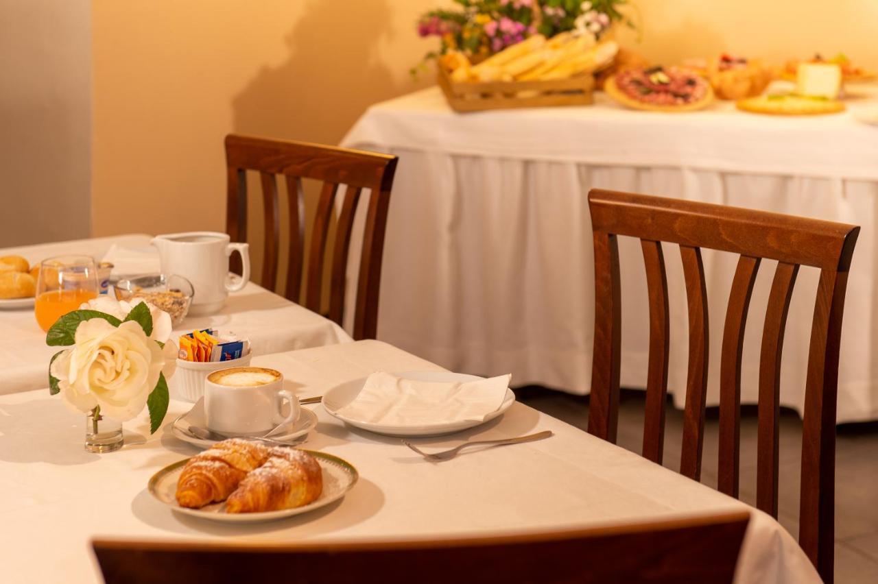Hotel Minerva أسيسي المظهر الخارجي الصورة