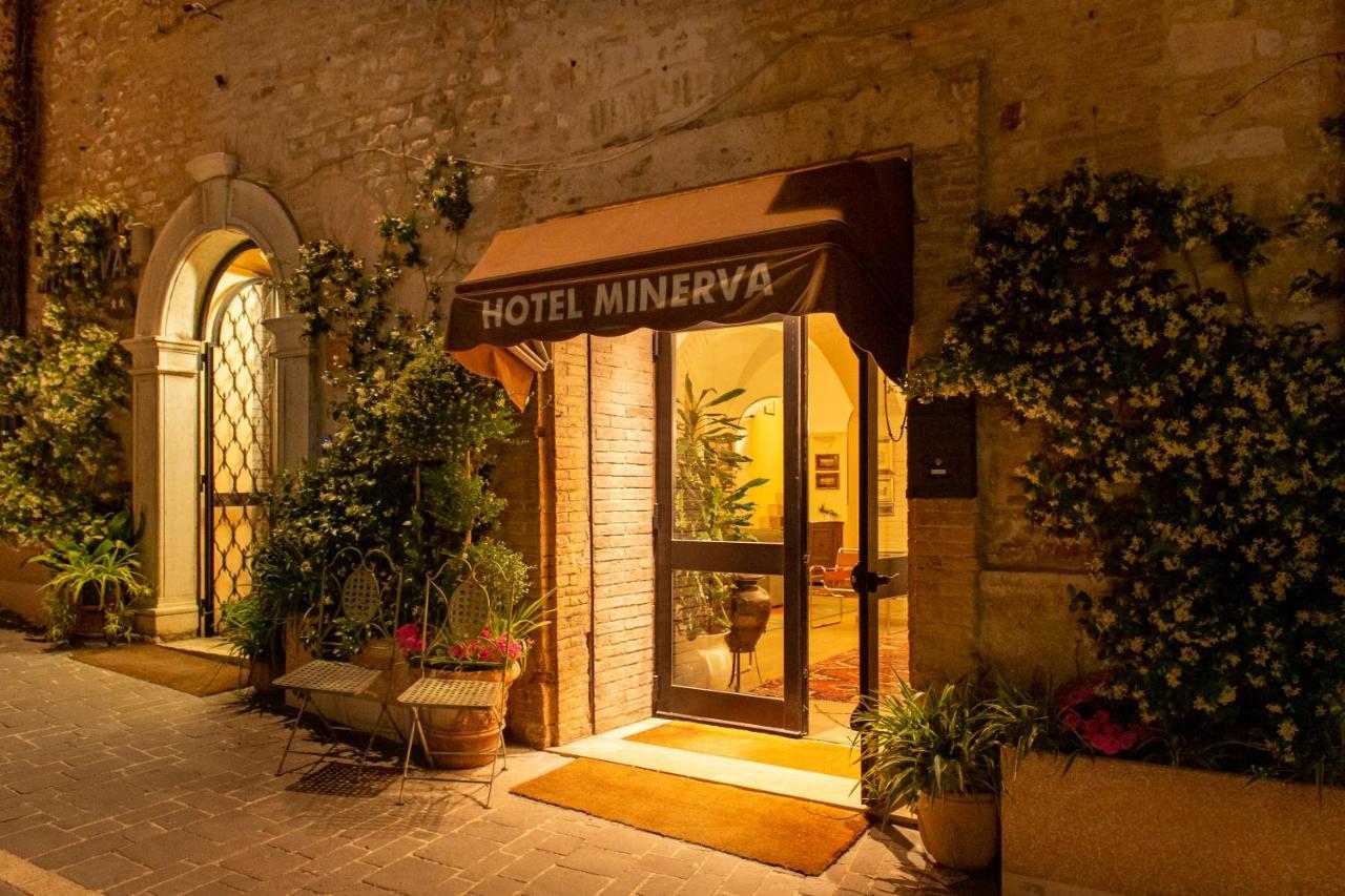 Hotel Minerva أسيسي المظهر الخارجي الصورة
