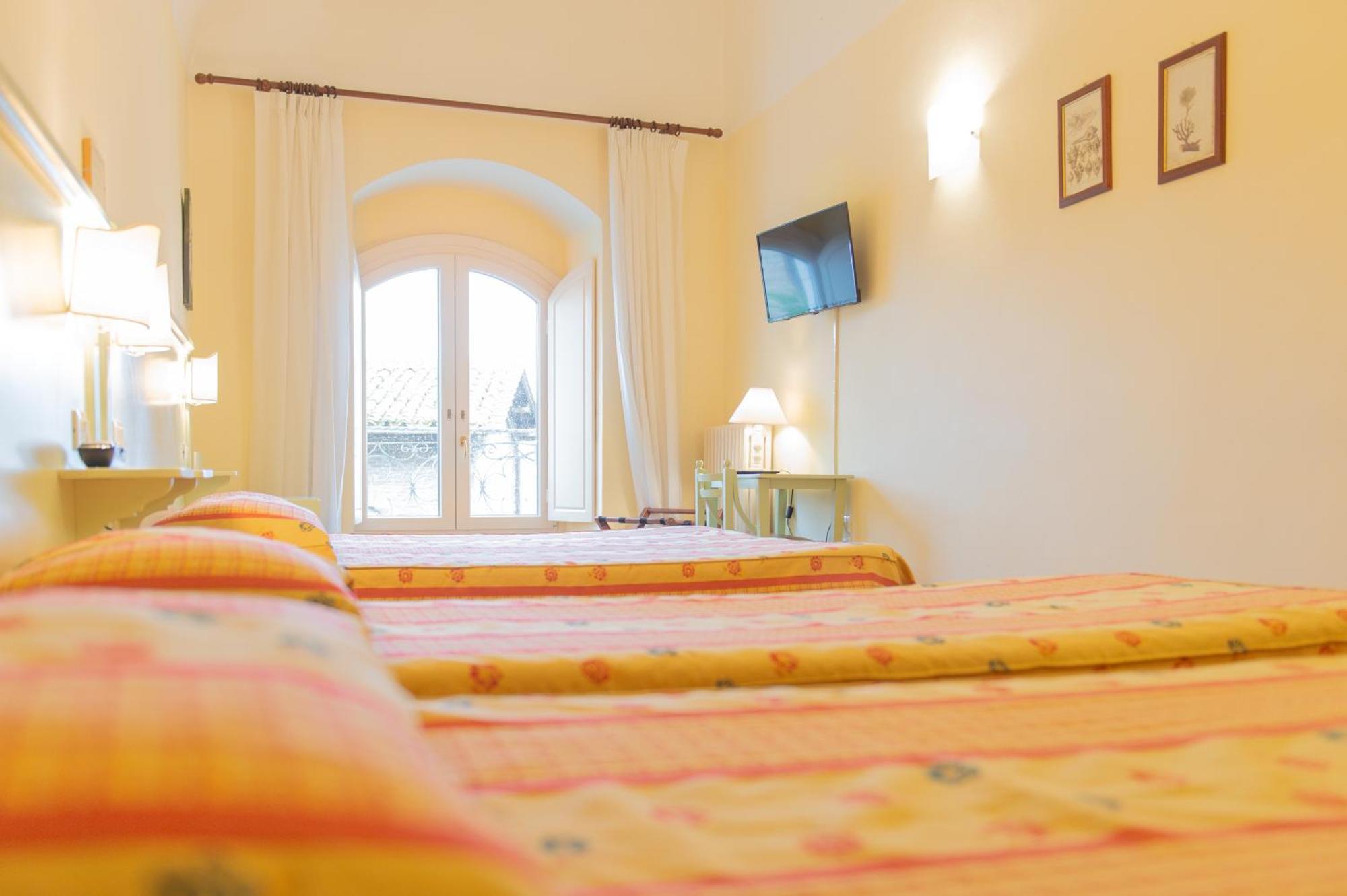 Hotel Minerva أسيسي المظهر الخارجي الصورة