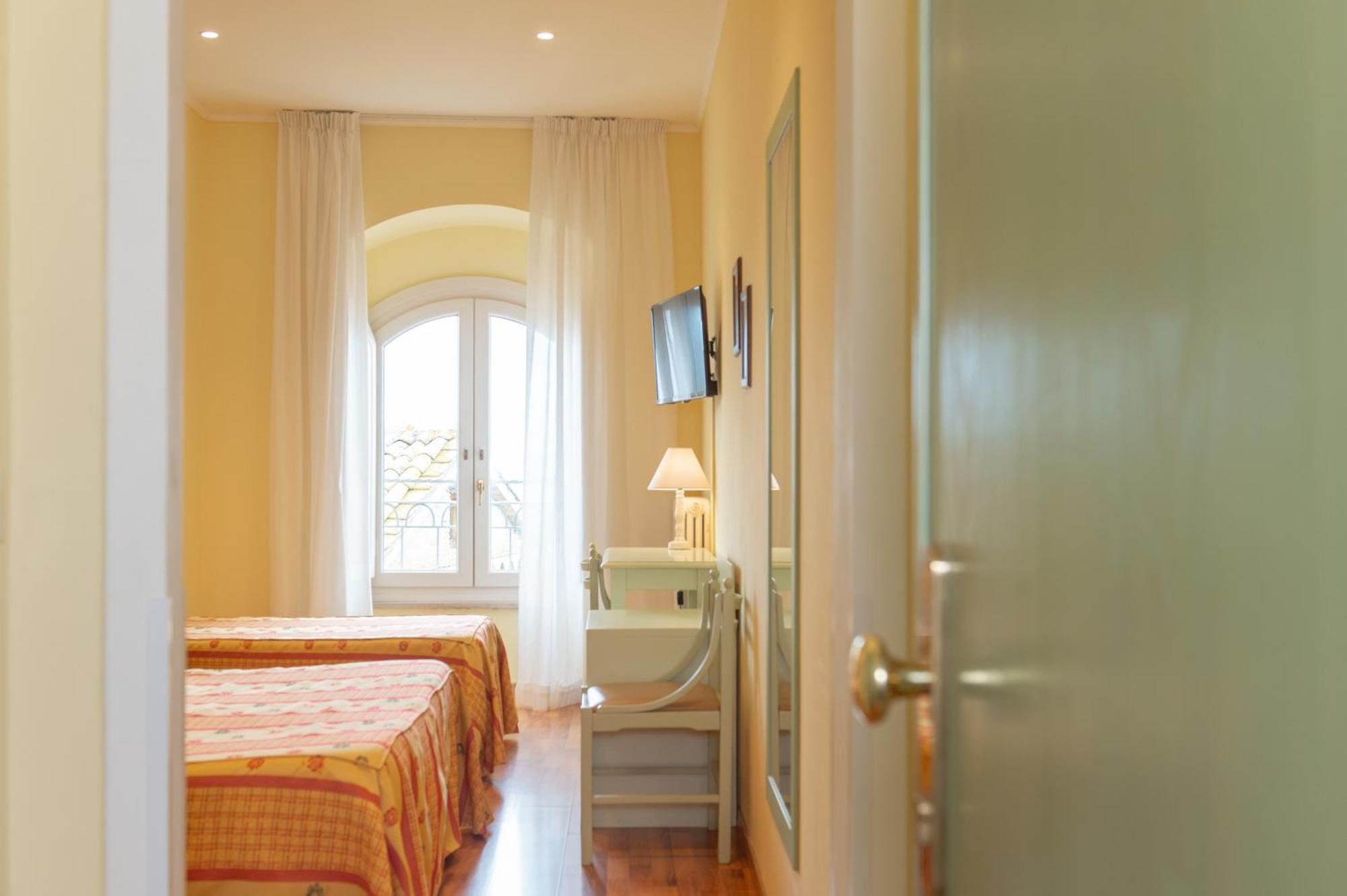 Hotel Minerva أسيسي المظهر الخارجي الصورة