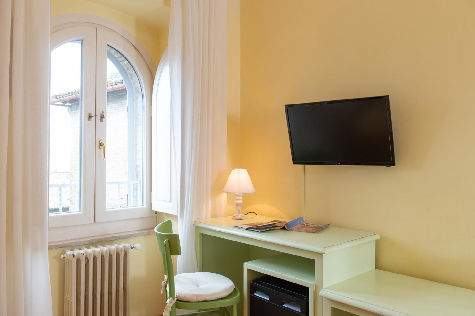 Hotel Minerva أسيسي المظهر الخارجي الصورة